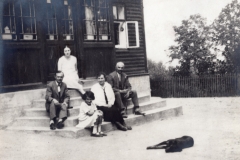 Dwór i rodzina Ocetkiewiczów, 1932 r.