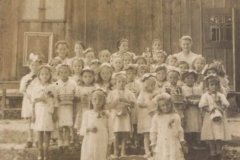 II wojna światowa, Dzieci sypiące kwiatki, ok 1940 r.