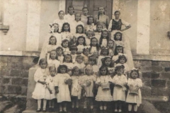 II wojna światowa, Dzieci sypiące kwiatki, ok 1940 r.