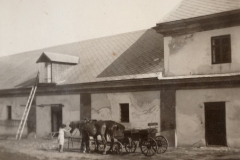 Zabudowania gospodarcze dworu, 1935 r.