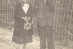 Katarzyna i Wojciech Żakowie w drodze na oktawę Bożego Ciała, lata 30-te