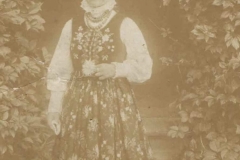 04